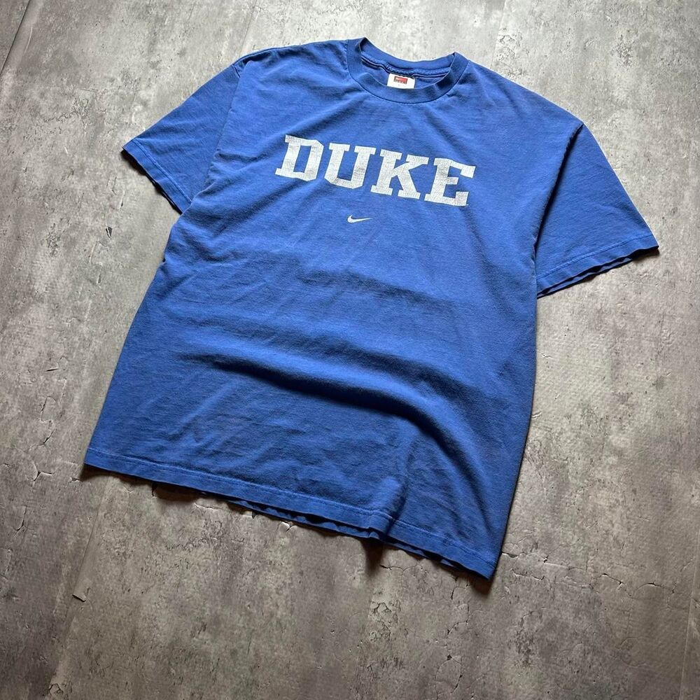 Nike Men's Blue and Navy T-shirt